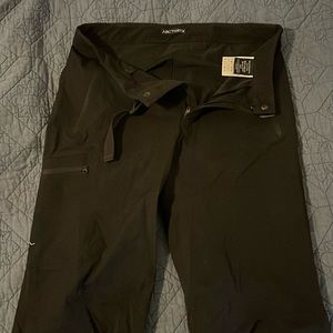 Arcteryx Hiking Pants, Black, size Medium Tall